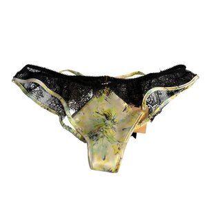 NWT Victoria’s Secret Designer Collection FANTASY ISLAND Panties XS Black Lace